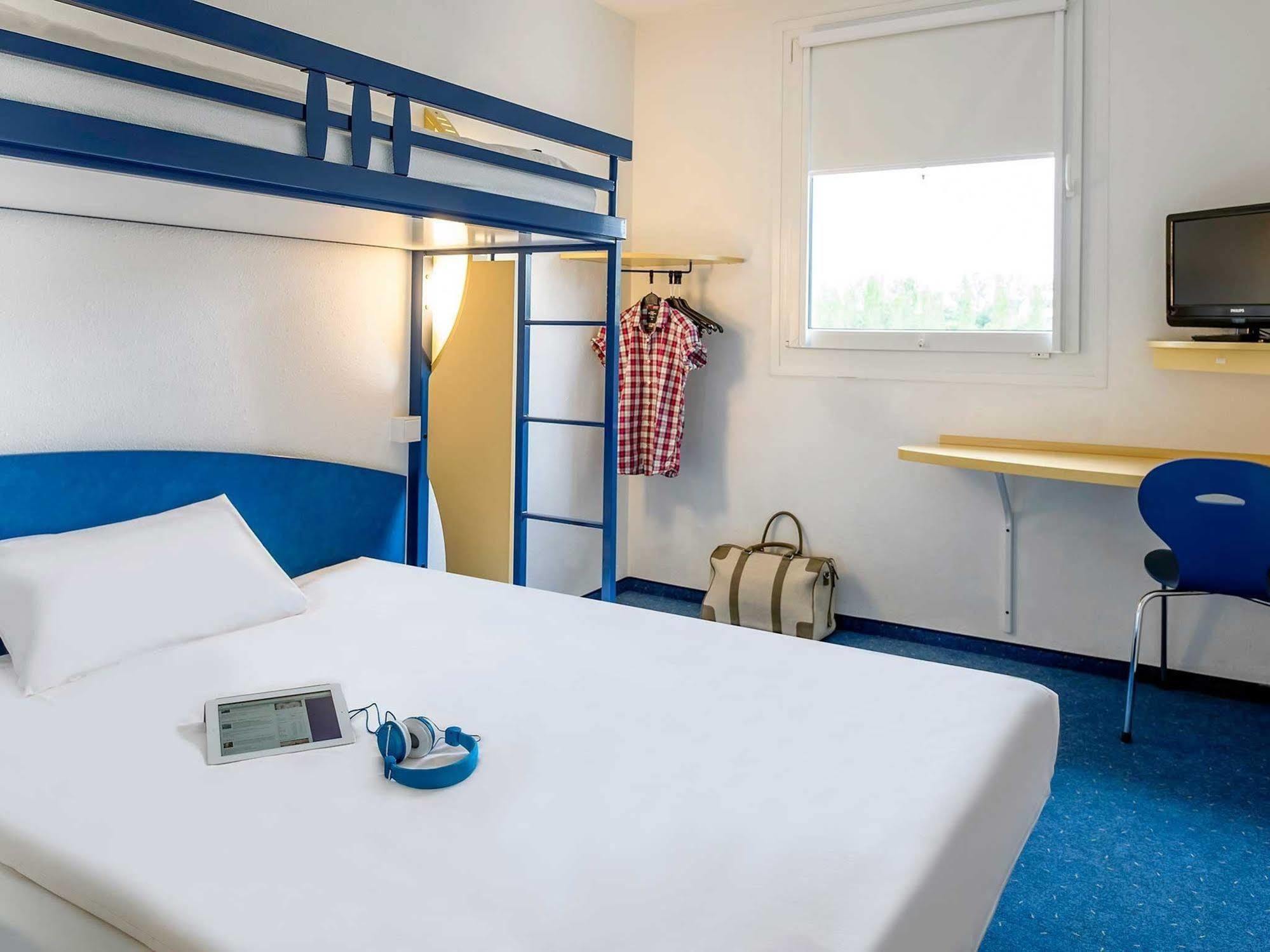 Ibis Budget Coutances Exterior photo